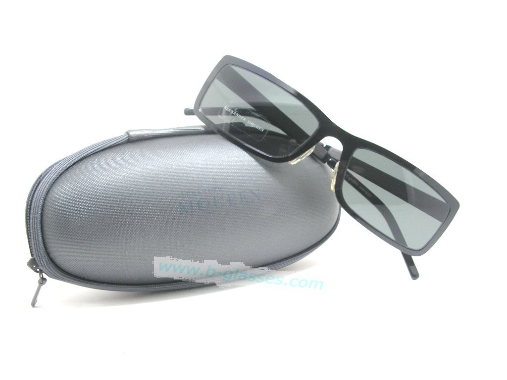 S แว่นกันแดด Alexander McQueen แบรนด์นี้หายากสุดๆค่ะ ของแท้100%และถูกสุดๆ ส่งตรงจากUS.ค่ะ