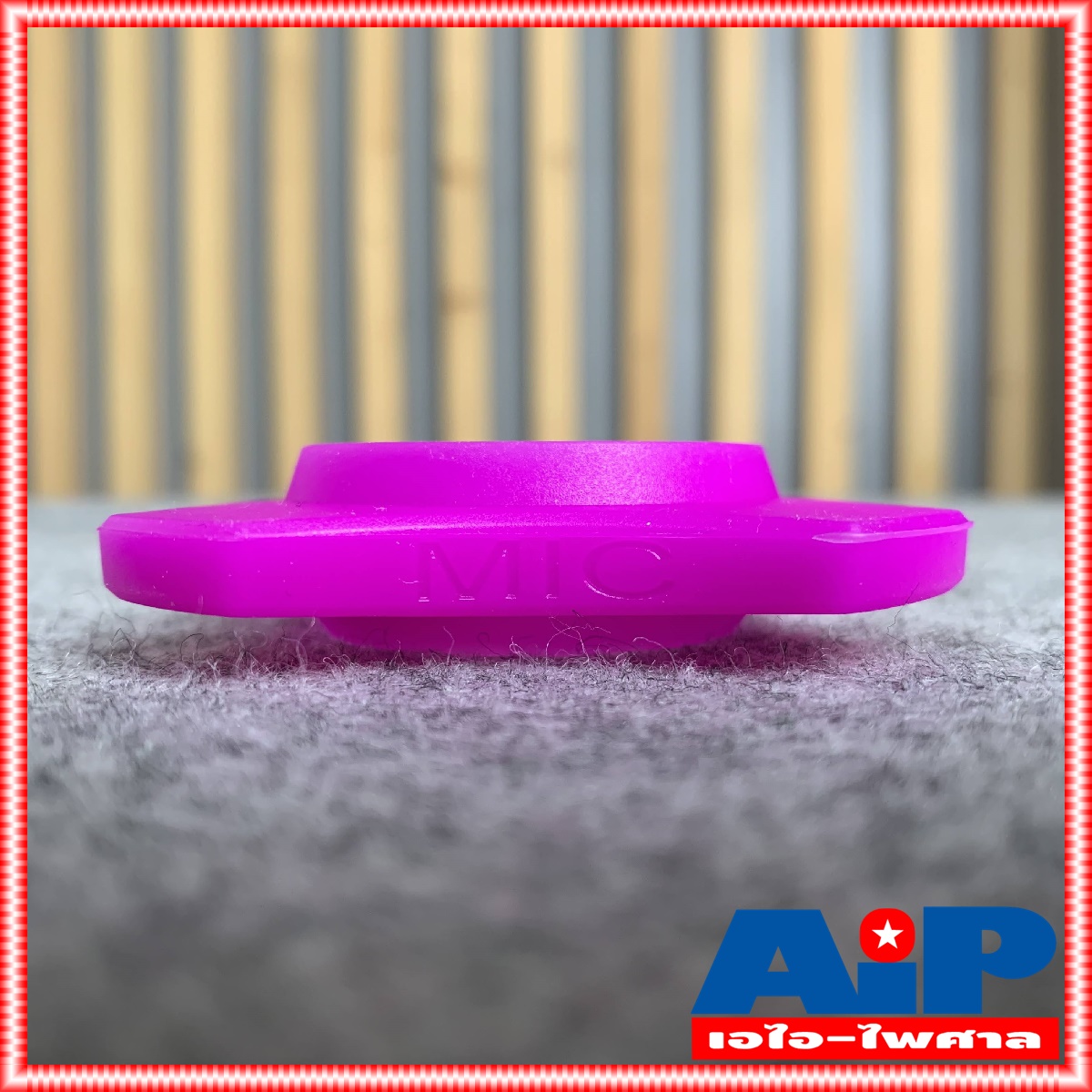 ที่รองไมค์กันกลิ้ง เหลี่ยมใหญ่ V-401 สีม่วง ที่รองไมค์ กันกลิ้ง กันกลิ้งไมค์เหลี่ยมใหญ่สีม่วง ใส่ได้ทั้ง ไมค์ลอย / ไมค์สาย