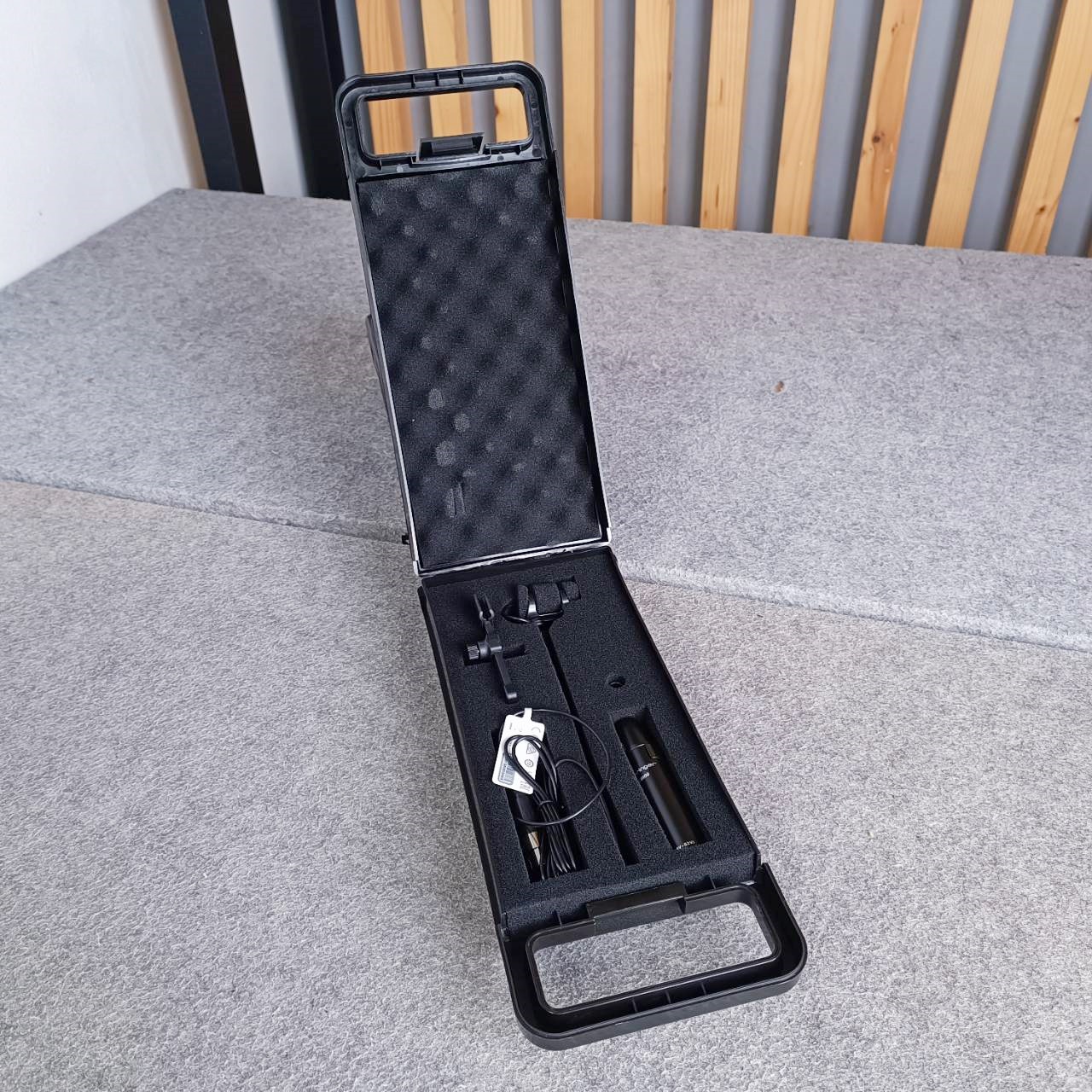 (พร้อมขาหนีบ VIOLIN ) BEHRINGER CB-100 VIOLIN ไมค์จ่อเครื่องดนตรี CB100 ไมค์ห้องอัด CB 100 ไมค์ห้องบันทึกเสียง เอไอ-ไพศาล