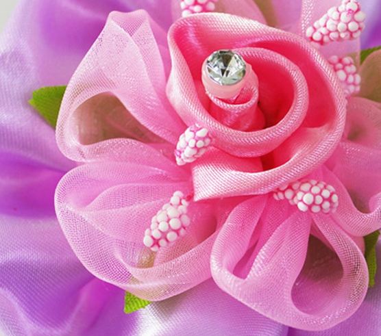 ถุงใส่ของชำร่วย ถุงผ้าซาติน สีชมพูผสมม่วง ติดดอกไม้ ใส่เกสร ใส่เพชรสังเคราะห์ ด้านบน ถุงผ้าซาติน ทรงกลม ใส่ของที่ระลึก 964724