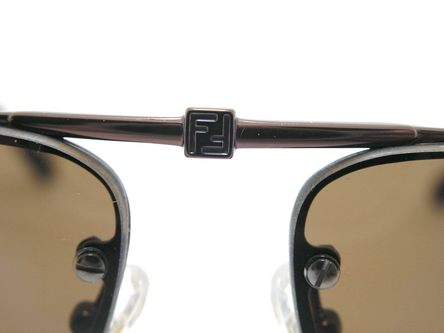 แว่นกันแดด Fendi สวยหรูสุดๆค่ะ ของแท้100%และถูกสุดๆ ส่งตรงจากUS.ค่ะ
