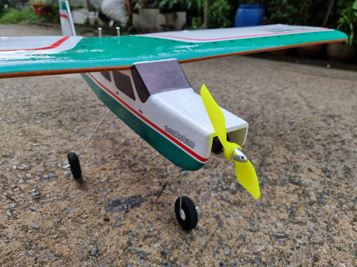 เครื่องบิน : Trainer 1.2M. ค่าย Next S(สอบถามลายได้ที่ร้านค้า)