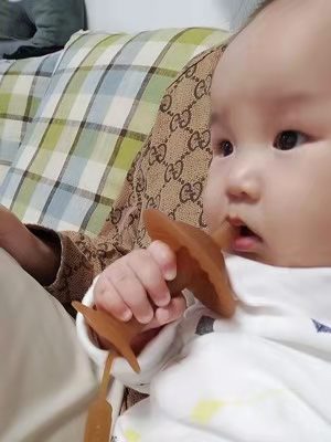 ยางกัดเห็ดซิลิโคน Mambo Baby ช่วยนวดเหงือกและฟันเด็ก