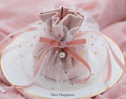 ถุงผ้ากำมะหยี่ ถุงใส่ของขวัญ ของชำร่วย งานแต่งงาน ใส่ของที่ระลึกมอบให้ ลูกค้า ถุงใส่ของขวัญ แต่งระบาย เก๋ ๆ 257510