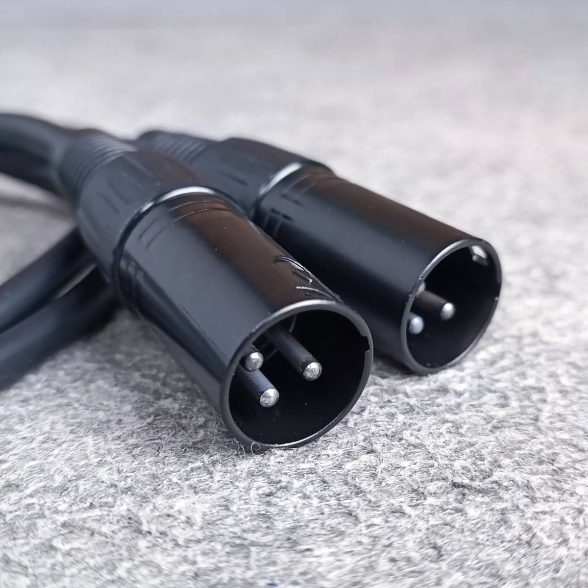 ยาว1เมตร DYNACOM J304 สายPHONE MONOออกXLRผู้x2 1เมตร สายY สายสัญญาณ XLRตัวผู้x2 ออก P.MIC MONO 6.35mm. เอไอ-ไพศาล