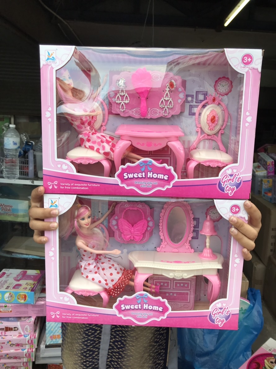 699-10-11 ของเล่นเด็กตุ๊กตาพร้อมเฟอร์นิเจอร์ กล่องละ