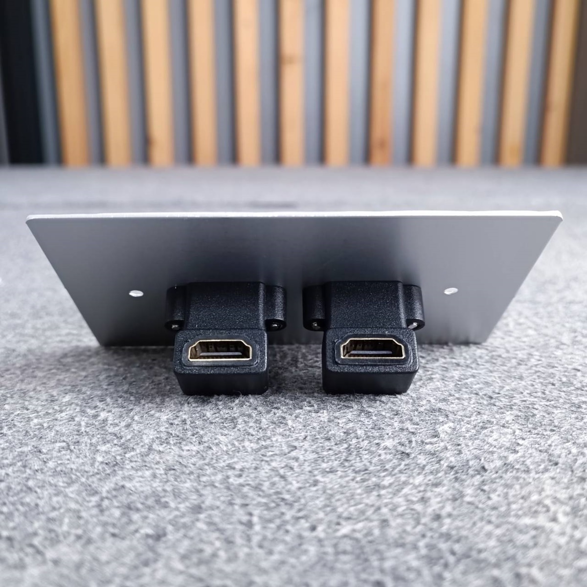 (1ชุด)Amphenol AMW-HDMI-02PR แผ่นเพลท HDMI 2 Port สายเข้าแบบงอ แผ่นสแตนเลส HDMI หน้ากากHDMIแบบติดพนัง เอไอ-ไพศาล