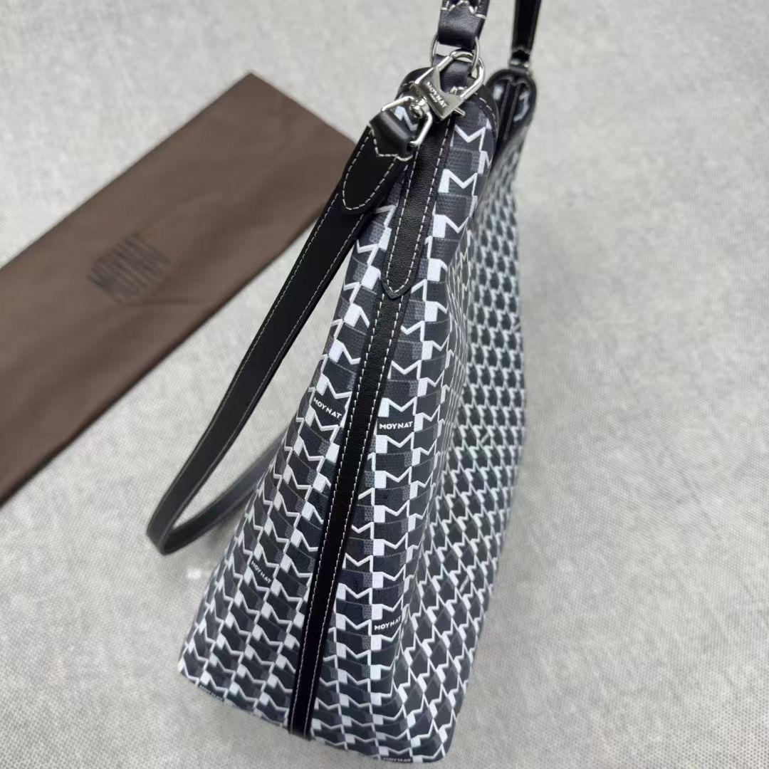 กระเป๋าแคนวาส Moynat Hobo Bag the House’s signature monogram canvas สินค้าใหม่ ของแท้