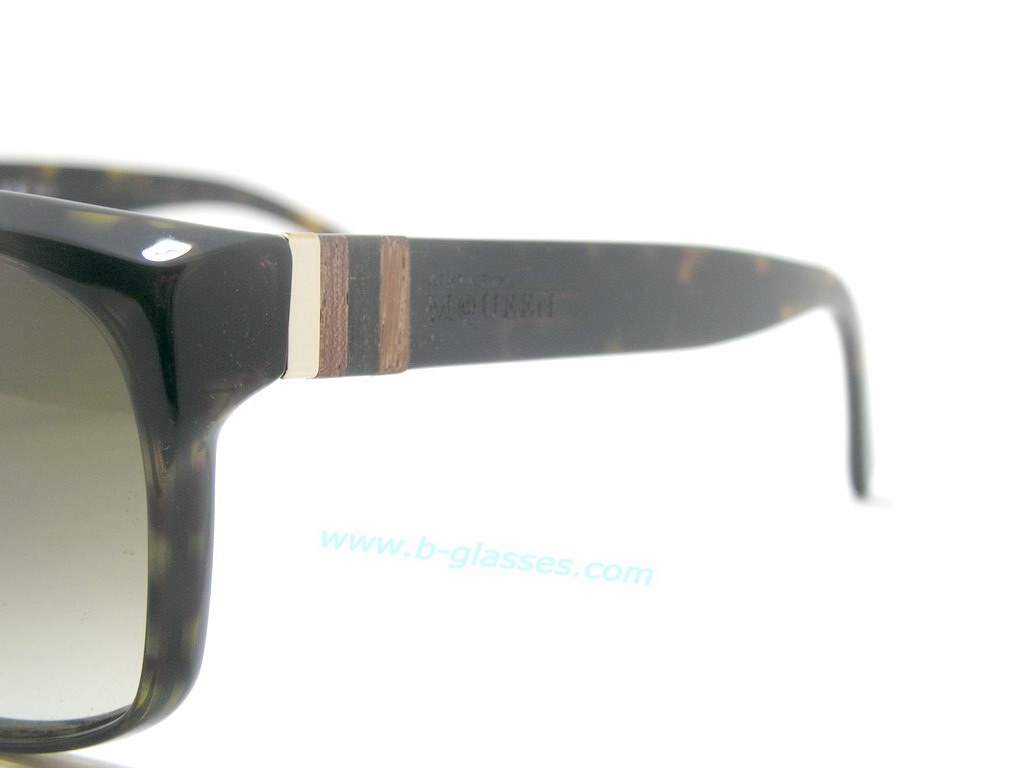 S แว่นกันแดด Alexander McQueen แบรนด์นี้หายากสุดๆค่ะ ของแท้100%และถูกสุดๆ ส่งตรงจากUS.ค่ะ