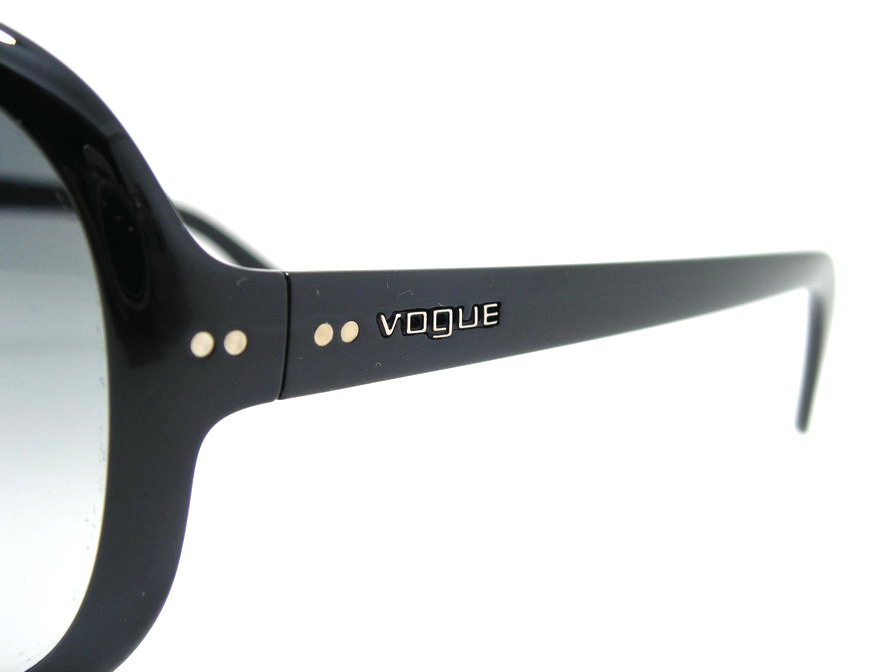หมดแล้วค่ะ+++แว่นกันแดด Vogue แบรนด์นี้ใส่สวยแน่นอนค่ะ ของแท้และถูกที่สุด ส่งตรงจากUS.ค่ะ