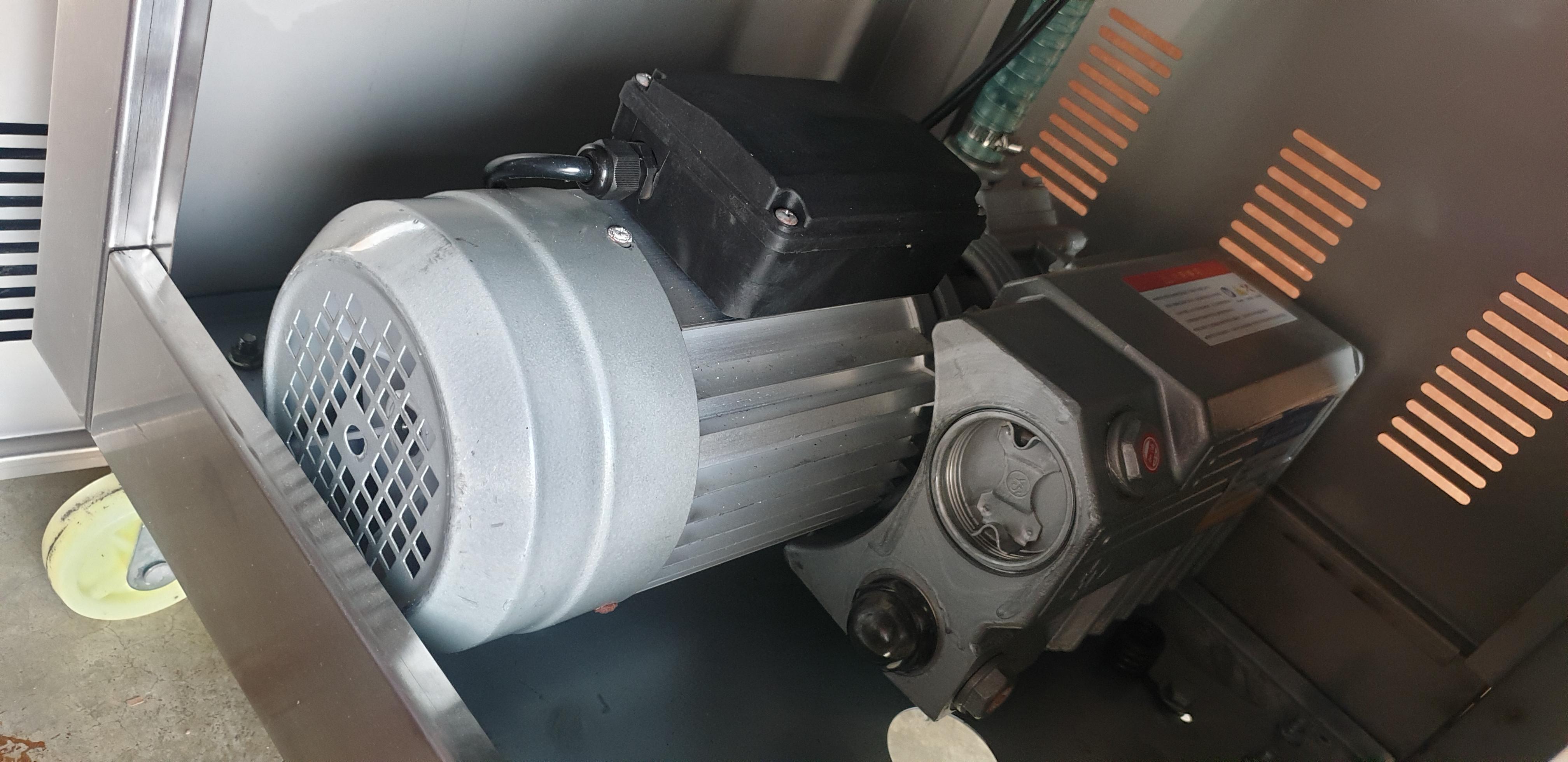 เครื่องซีลสูญญากาศ รุ่น DZ-400 ราคา 18000 บาท