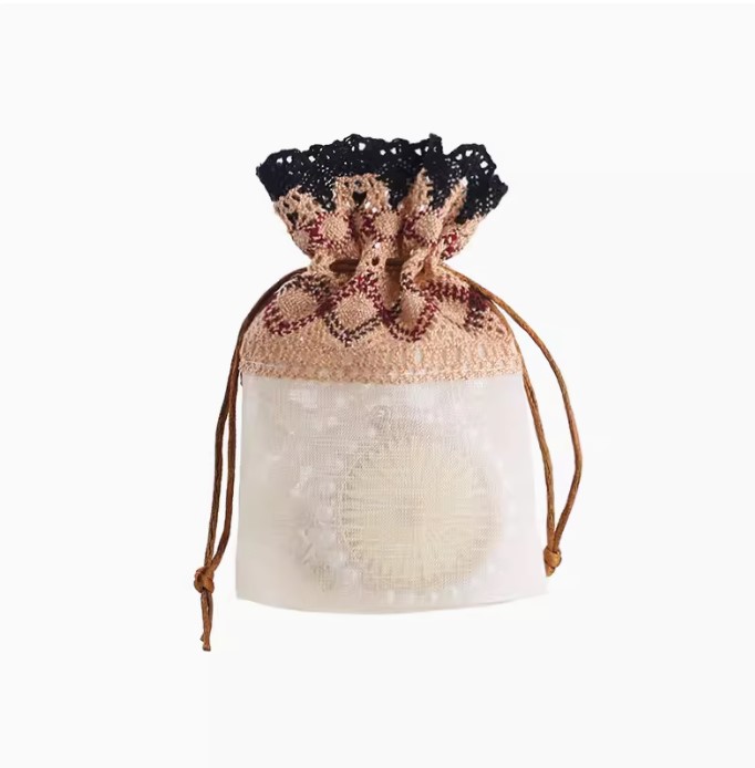 ถุงผ้าลูกไม้ ใส่ของชำร่วย โทนสีน้ำตาล เพิ่ม มูลค่า ให้กับ ของขวัญ ของคุณ ด้วยถุงผ้าใส่ของชำร่วย สวย ๆ 639537