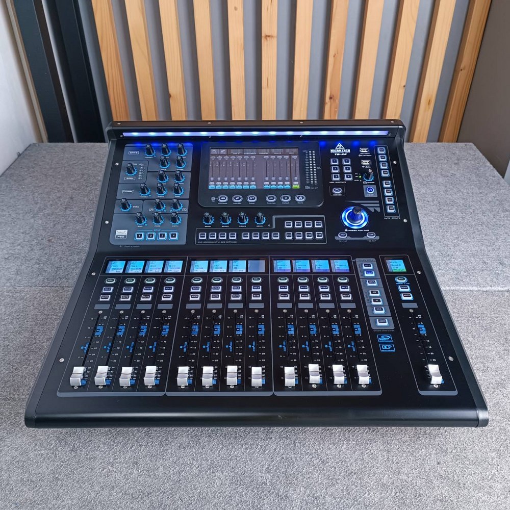 MICROTECH TQ-22 MIXER DIGITAL TQ 22 TQ22 ดิจิตอลมิกเซอร์ 16 อินพุต 8 Aux มีจอแบบสัมผัส เอไอ-ไพศาล