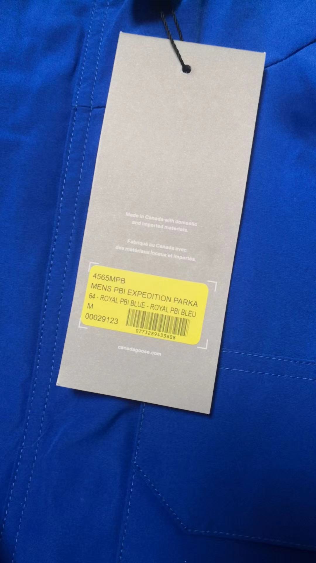 **Do** เสื้อ Canada Goose ใส่ได้ชาย หญิง สำหรับหนาวหรือหิมะตก ฮู้ดขนเฟอร์ มี 6 สีให้เลือก สินค้าใหม่ ของแท้