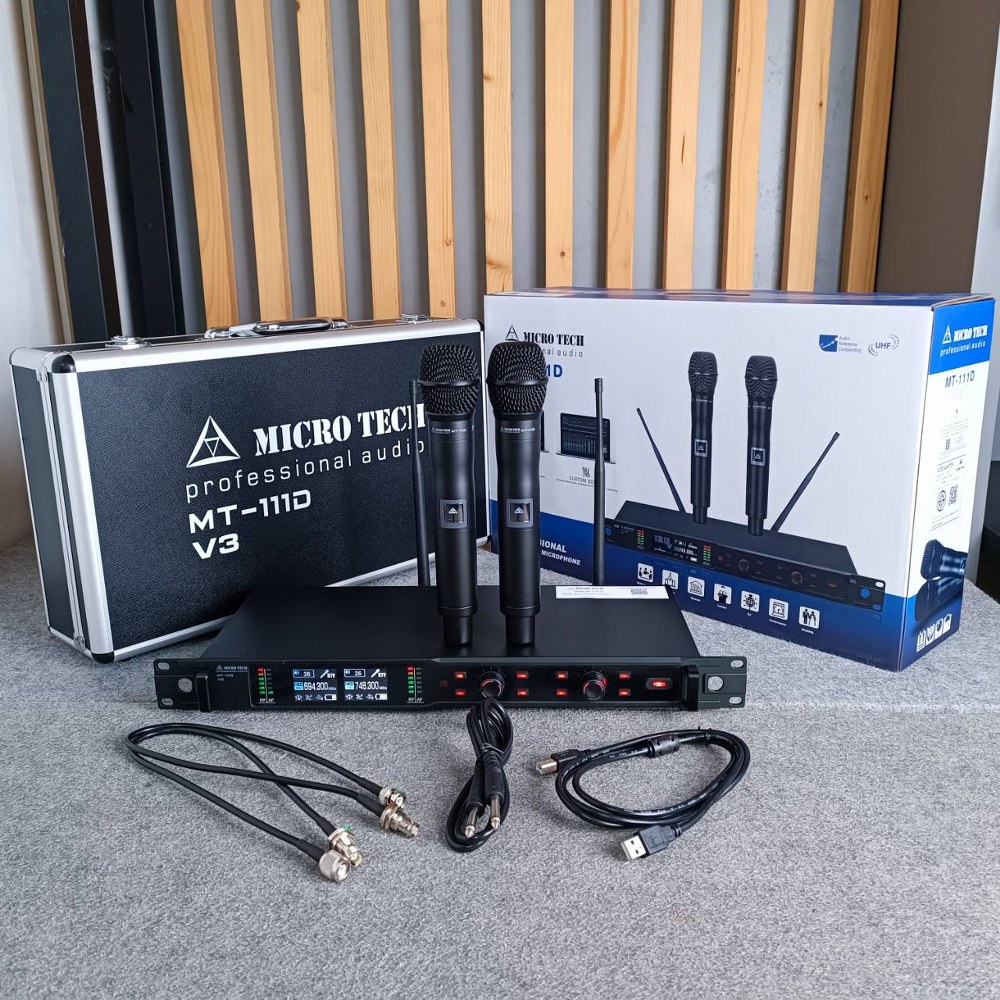 MICROTECH MT111D V3 ไมค์ลอยมือถือคู่UHF ไมค์ลอยคู่ ไมค์คาราโอเกะ MT-111D V3 แถม อุปกรณ์ย้ายเสา กระเป๋าเก็บไมค์ MT 111 D MT111 D MICRO TECH ไมโครเทค ไมค์ลอย - ถือคู่ ไมโครโฟนไร้สาย สามารถปรับเซ็ทที่ตัวเครื่อง และ ตัวไมค์ได้เลย เอไอ-ไพศาล +++
