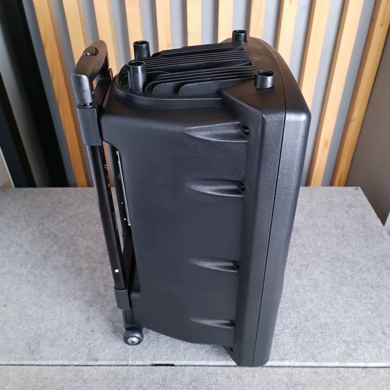 XXL SK 12 ตู้ลำโพง12นิ้ว USB บลูทูธ พร้อม ไมค์ลอย 2ตัวชาร์จแบตได้ SK-12 ลำโพง อเนกประสงค์ SK12 ลำโพงล้อลาก