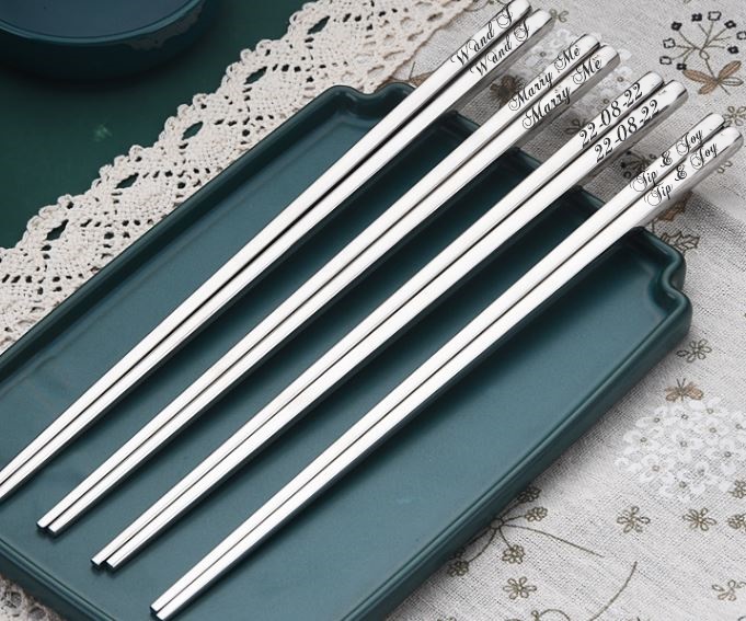 ตะเกียบ เงิน ตะเกียบ สแตนเลส เลเซอร์ logo ชื่อ คู่บ่าวสาว ของชำร่วย งานแต่งงาน แบบเก๋ ๆ แบบพรีเมี่ยม 439739