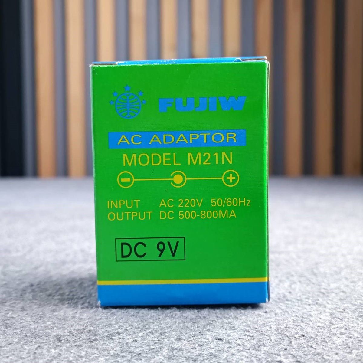 Adaptor FUJIW M21N 9V (ขั้ว -ใน +นอก) negative polarity 800mA มีเรคกูเลเตอร์ ให้ไฟเรียบ M 21 N อะแด๊บเตอร์ เอฟเฟคกีต้าร์