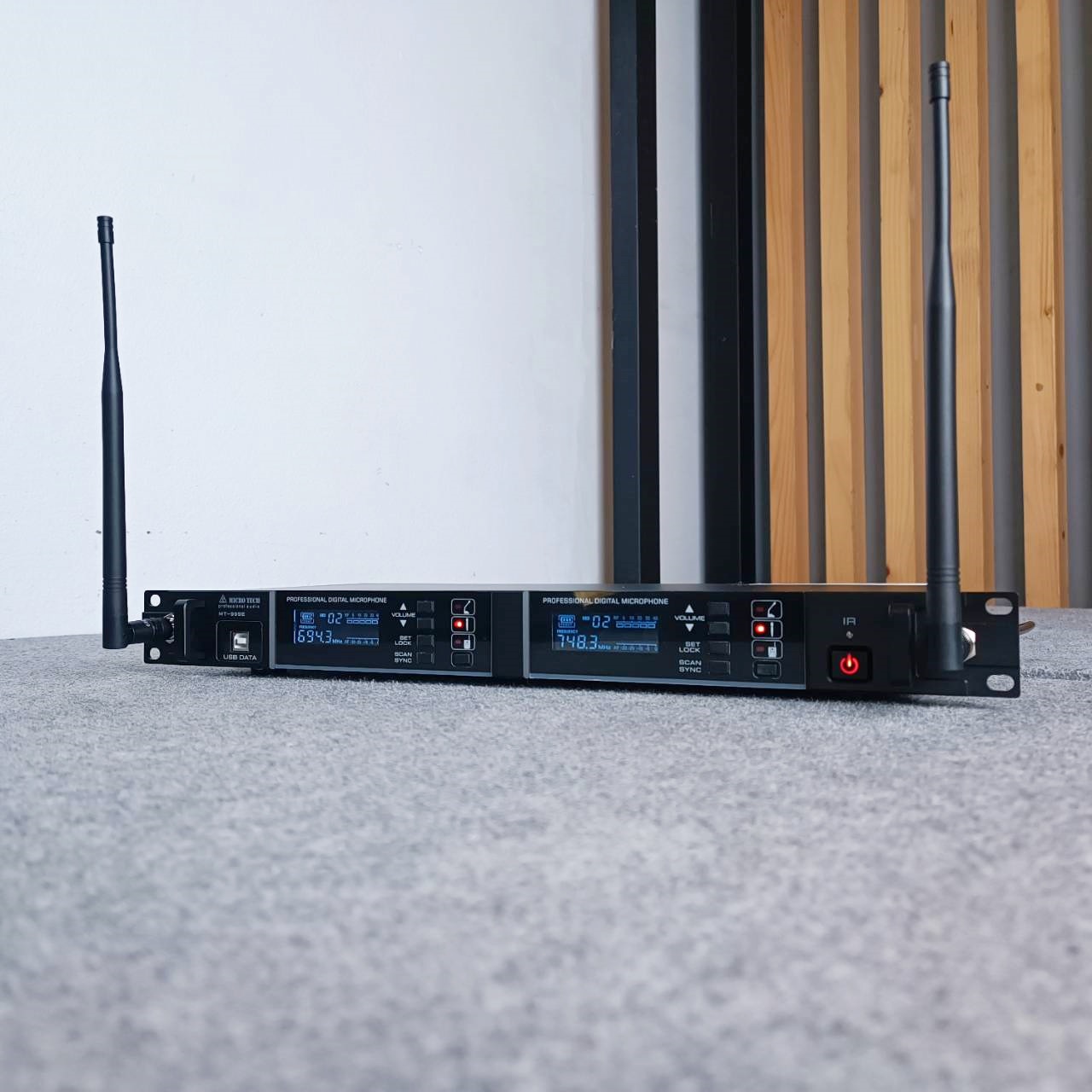 ไมค์2ด้าม MICROTECH MT-999E ไมค์ลอยมือถือคู่UHF ชุดไมค์ลอย มือถือคู่ ไมโครโฟนไร้สายดิจิตอล MICROTECH(ไมโครเทค) MT-999E MT-999Eเอไอ-ไพศาล