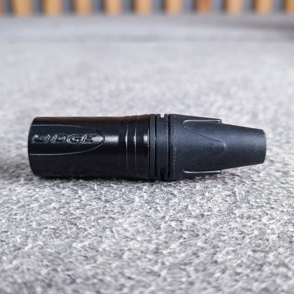 ยกกล่อง30ตัว แจ๊ค XLR ตัวผู้ 3ขา LIDGE YM-002B ปลั๊ก XLR ตัวผู้ CANNON แคนนอน YM002B YM 002 B สีดำขั้วชุบทอง เอไอ-ไพศาล