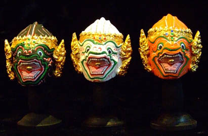 หัวโขนจำลอง ขนาดเล็ก 3 นิ้ว รูปลิง พร้อมขาตั้ง งานละเอียด ประณีต