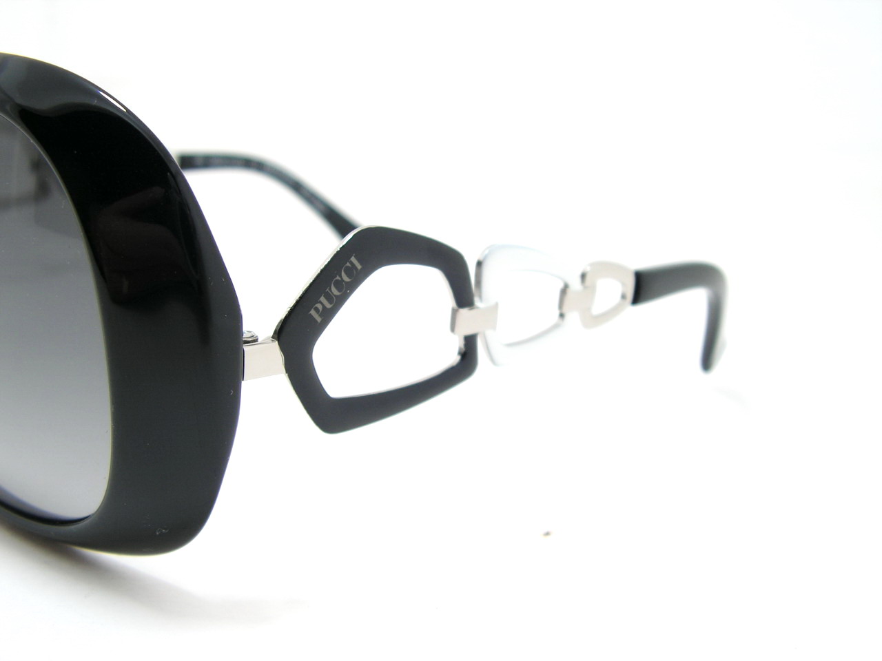 หมดแล้วค่ะ+++แว่นกันแดด Emilio Pucci !!!ไฮโซมากมายค่ะแบรนด์นี้ ของแท้100%และถูกสุดๆ ส่งตรงจากUS.ค่ะ