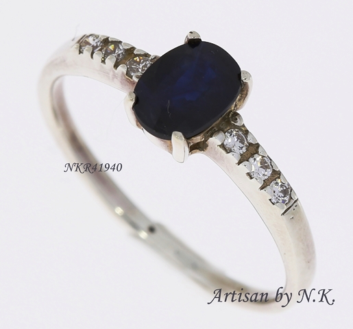 แหวนเงินแท้ฝังไพลินแท้ (Silver ring with Natural blue sapphire) NKR41940SP