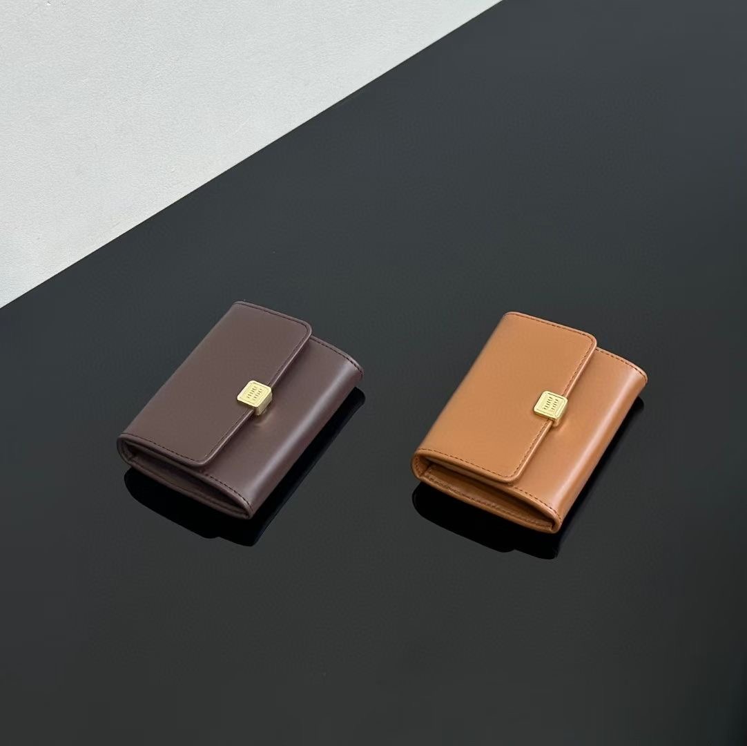 do** กระเป๋าใส่บัตรเครดิต Miumiu Business Card Holder หนังแกะนุ่มมาก มี 2 สีให้เลือก สินค้าใหม่ ของแท้