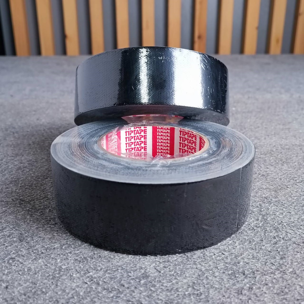 1ม้วน สีดำ แร็คซีน2นิ้ว 50หลา เทปกาว2" เทปกาว2นิ้ว เทป อุปกรณ์สำหรับงานเวที แร็คซีนสีดำ แร็คซีนยาว50หลา แร็คซีน50หลา เอไอ-ไพศาล