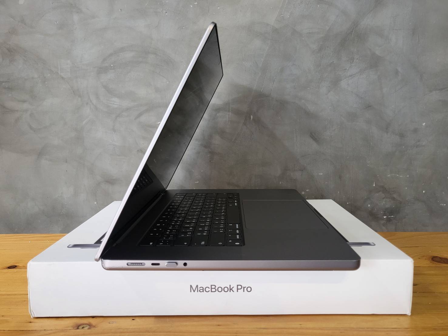 🥇 MacBook Pro (16-inch, M1 Pro, 2021) 16/512GB 🥇 💻#อย่าช้า MBP Pro 16-inch, M1 Pro, 2021 #Apple Care+ ถึง 16/6/68 #ครบกล่อง 💻