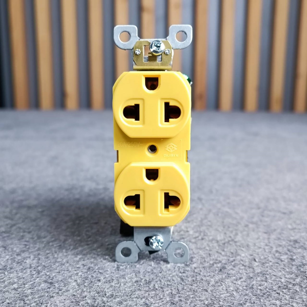 สีเหลือง เต้ารับ คู่3ขา R270U-Y สีเหลือง เต้ารับ AC ใส่ AC PANEL เต้าไฟฟ้า เต้าเสียบปลั๊กไฟ ปลั๊กไฟคู่ ปลั๊กตัวเมีย เอไอ-ไพศาล
