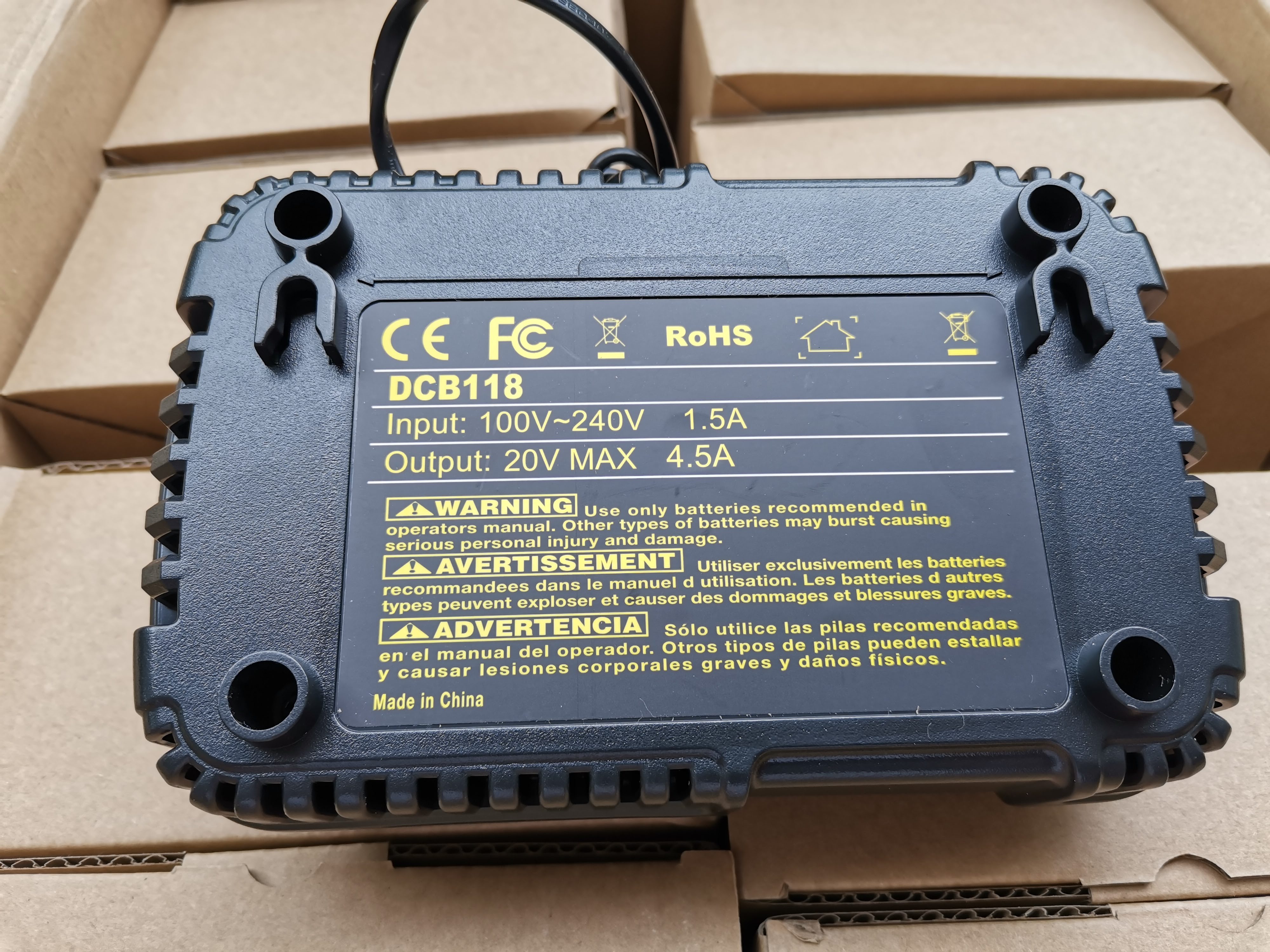 ที่ชาร์จแบต Dewalt ดีวอล 18V (20V Max) DCB118 ชาร์จเร็ว 4.5A ตัวท๊อป