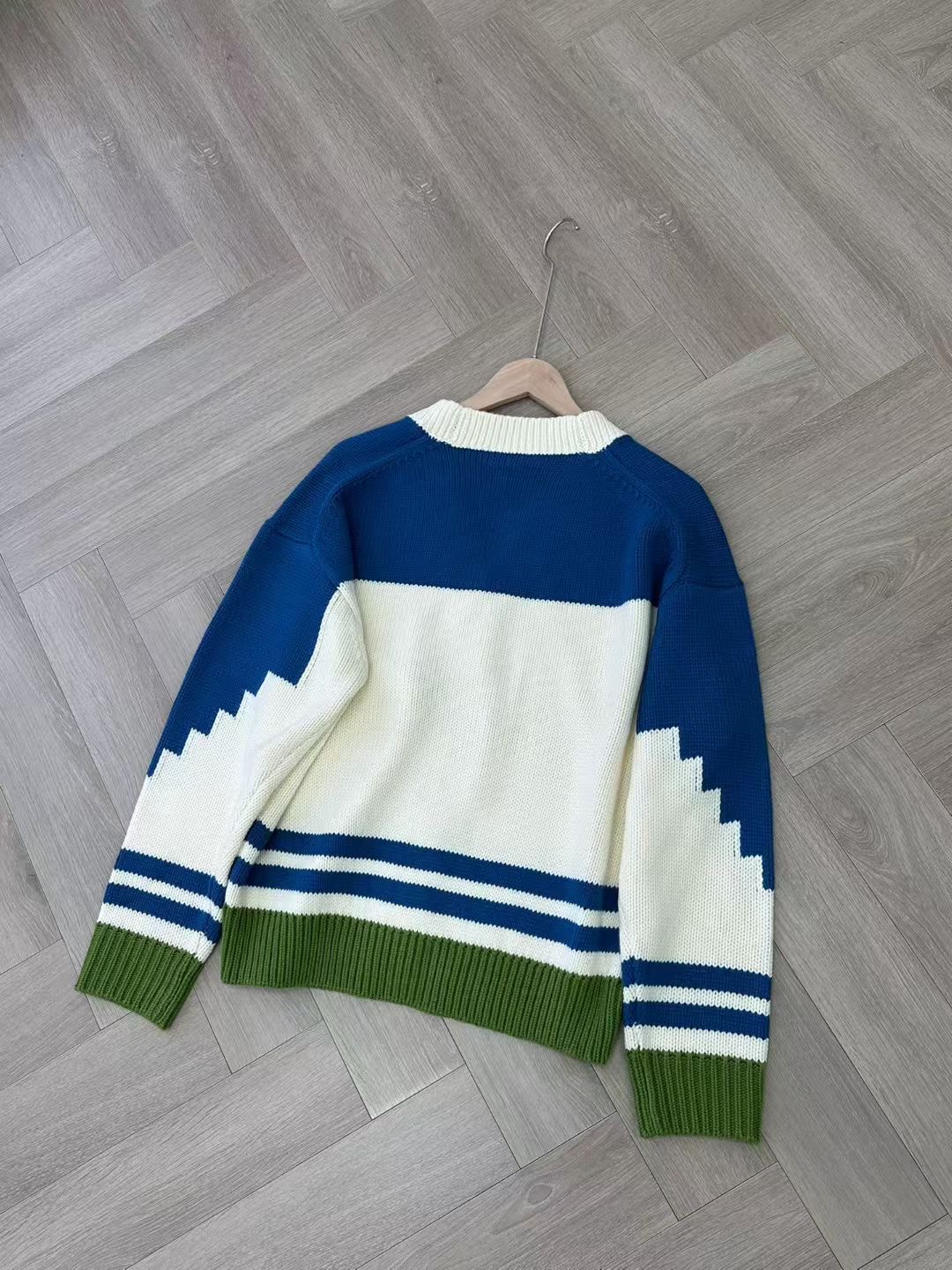 **do** เสื้อคาดิแกนกันหนาว KENZO Pop' genderless cardigan in wool ใส่ได้ ชาย หญิง สินค้าใหม่ ของแท้