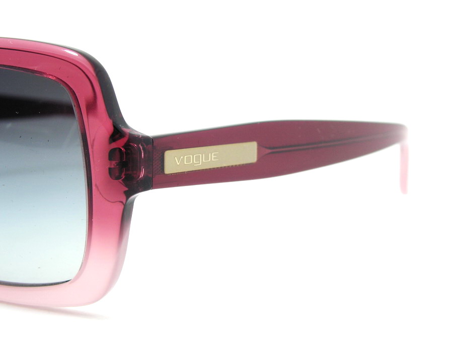 แว่นกันแดด Vogue แบรนด์นี้ใส่สวยแน่นอนค่ะ ของแท้และถูกที่สุด ส่งตรงจากUS.ค่ะ