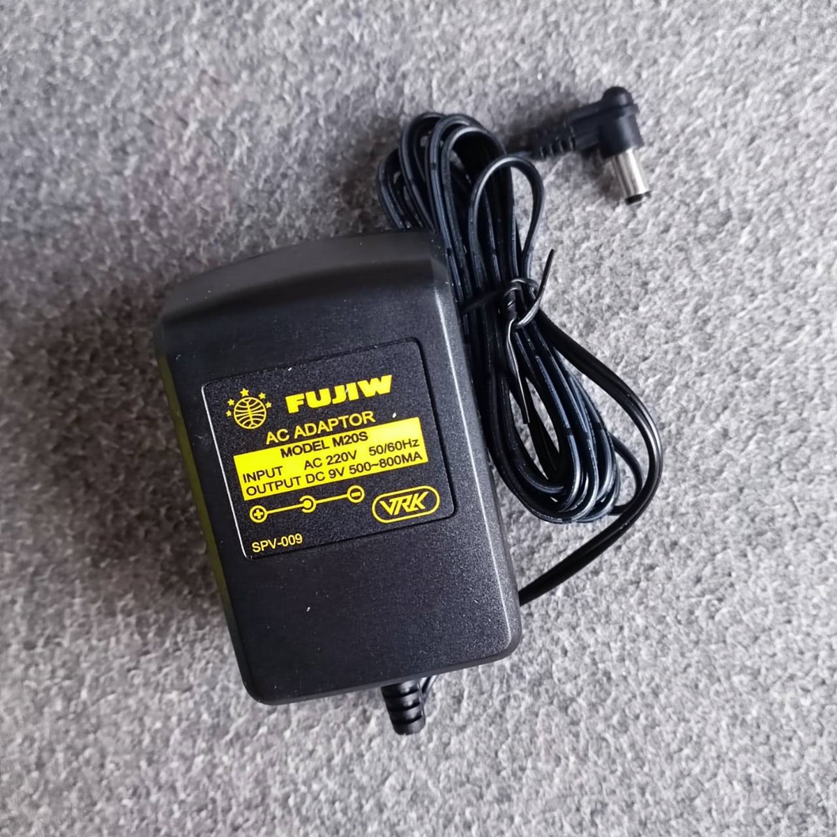 Adaptor FUJIW M20S 9V (ขั้ว +ใน -นอก) positive polarity 800mA มีเรคกูเลเตอร์ ให้ไฟเรียบ M 20 S อะแด๊บเตอร์