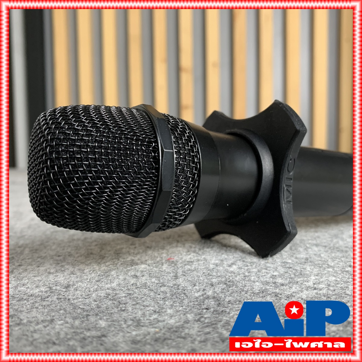 ที่รองไมค์กันกลิ้ง เหลี่ยมใหญ่ V-401 สีดำ ที่รองไมค์ กันกลิ้ง กันกลิ้งไมค์เหลี่ยมใหญ่สีดำ ใส่ได้ทั้ง ไมค์ลอย / ไมค์สาย