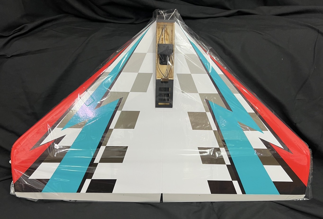 เครื่องบินโฟม+ไม้ เดลต้าวิง 85CM. (ไม่รวม แบต รีซีฟ รีโมท เครื่องชาร์จ)