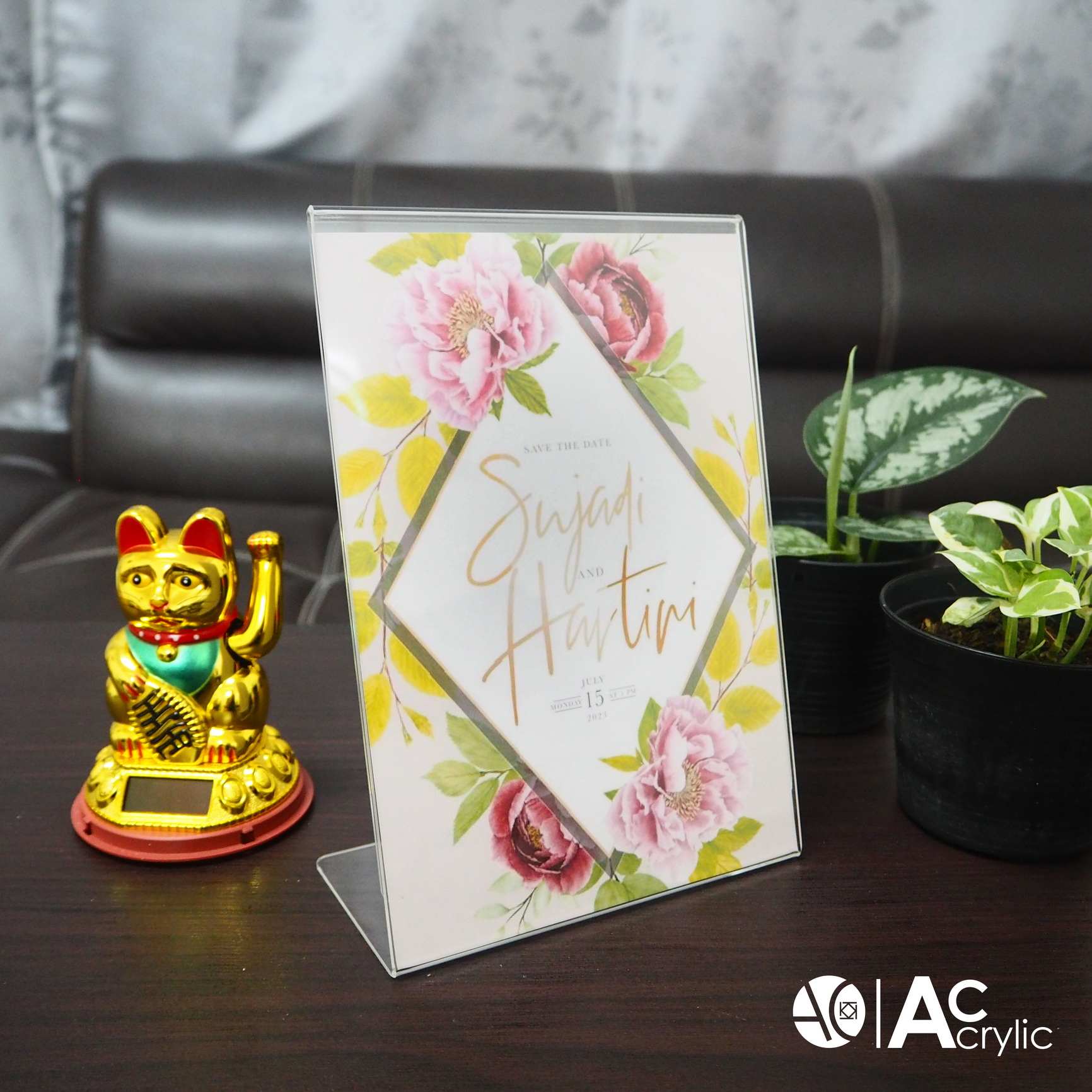 ป้ายตั้งโต๊ะ ป้ายอะคริลิค A5 แนวตั้ง 15x21.5 cm อะคริลิค โชว์กระดาษ 1 ด้าน ทรง L Acrylic (A5P1P)