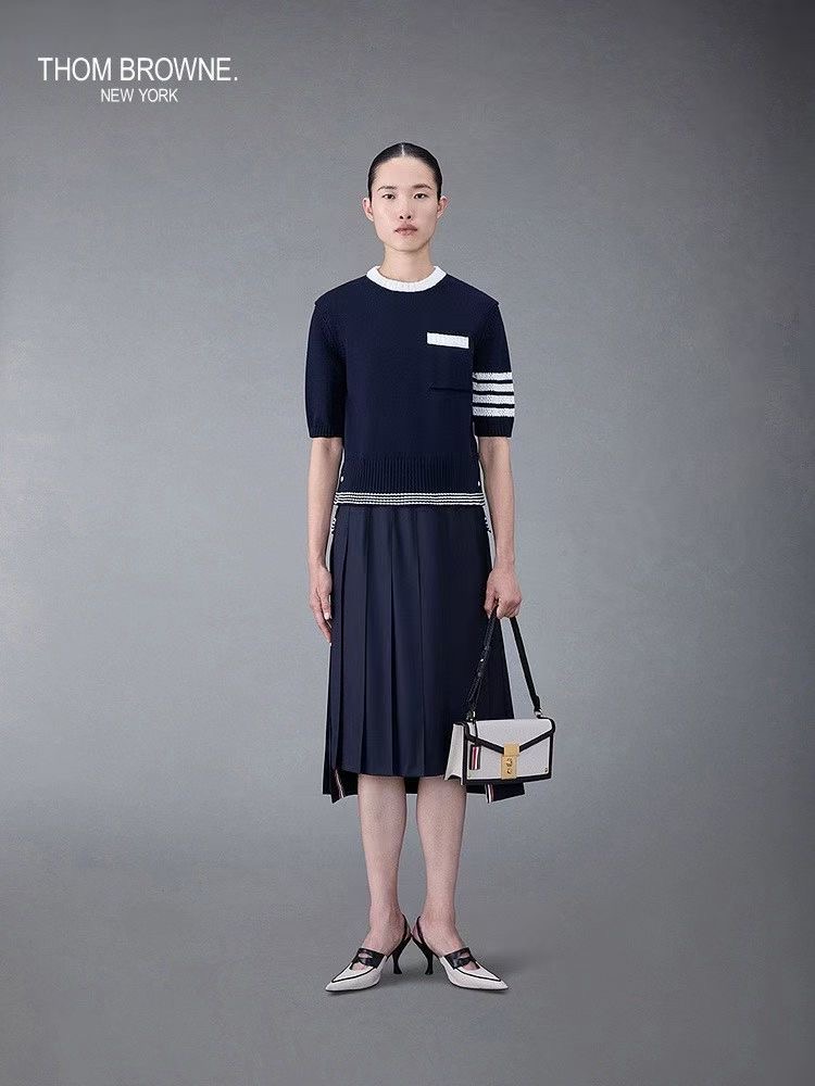 **do** เสื้อ Thom Browne 4-BAR STRIPE POINTELLE T-SHIRT สินค้าใหม่ ของแท้