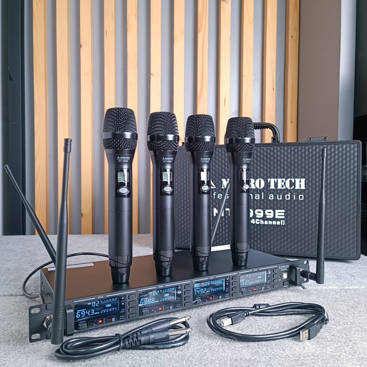 ไมค์4ด้าม MICROTECH MT-999E (4CH) ไมค์ลอย 4ด้าม UHF ไมค์โครโฟน ไมค์ลอย ไมโคร เทค MT 999E MT999E เอไอ-ไพศาล