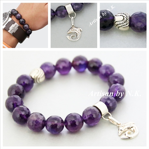 สร้อยข้อลูกปัด ทำจากอเมทิสต์แท้(Natural Amethyst) คั่นด้วยลูกปัดเงินแท้ และจี้โลมา (Amethyst bracelet with silver pendant)