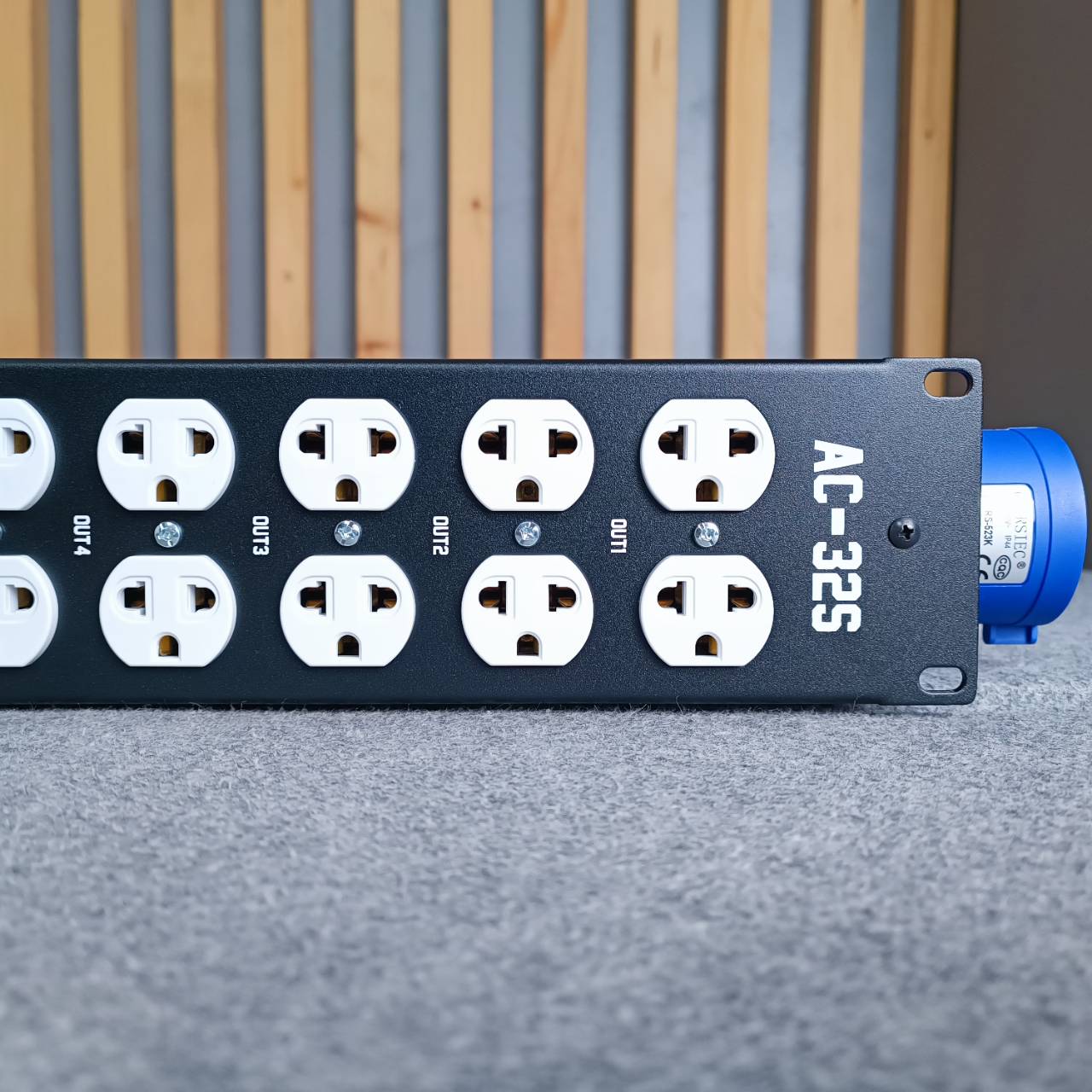 TECHCRON AC-32S BLUE ชุดโหลดไฟ 1เฟส ปลั๊กสีขาว *สีฟ้า* ปลั๊กโหลดไฟ วัสดุเป็นเหล็ก พร้อมจอแสดงผล AC32S AC32S AC32 S AC-32 AC 32 S เอไอ-ไพศาล