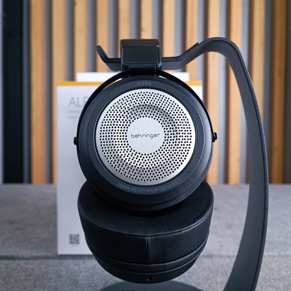 ราคาเฉพาะหูฟังไม่รวมขาแขวน BEHRINGER ALPHA หูฟัง หูฟังครอบหู หูฟังมอนิเตอร์ หูฟังสตูดิโอ Studio Monitoring Headphones เบริงเจอร์ หูฟังอัลฟ่า เอไอ-ไพศาล