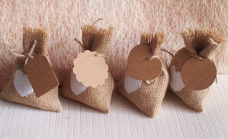 ถุงใส่ของชำร่วย ถุงผ้า ลินิน ถุงผ้ากระสอบ จากธรรมชาติ ถุงกระสอบสีน้ำตาล ขนาด 10x14cm พร้อม ป้าย Tag สำหรับงานสไตล์ วินเทจ 194786