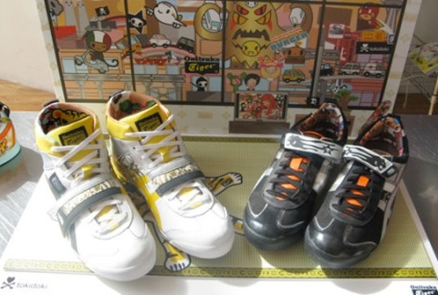 Onitsuka Tiger Tokidoki - White / Yellow Black (Hi) ทรงหุ้มข้อ Show Case