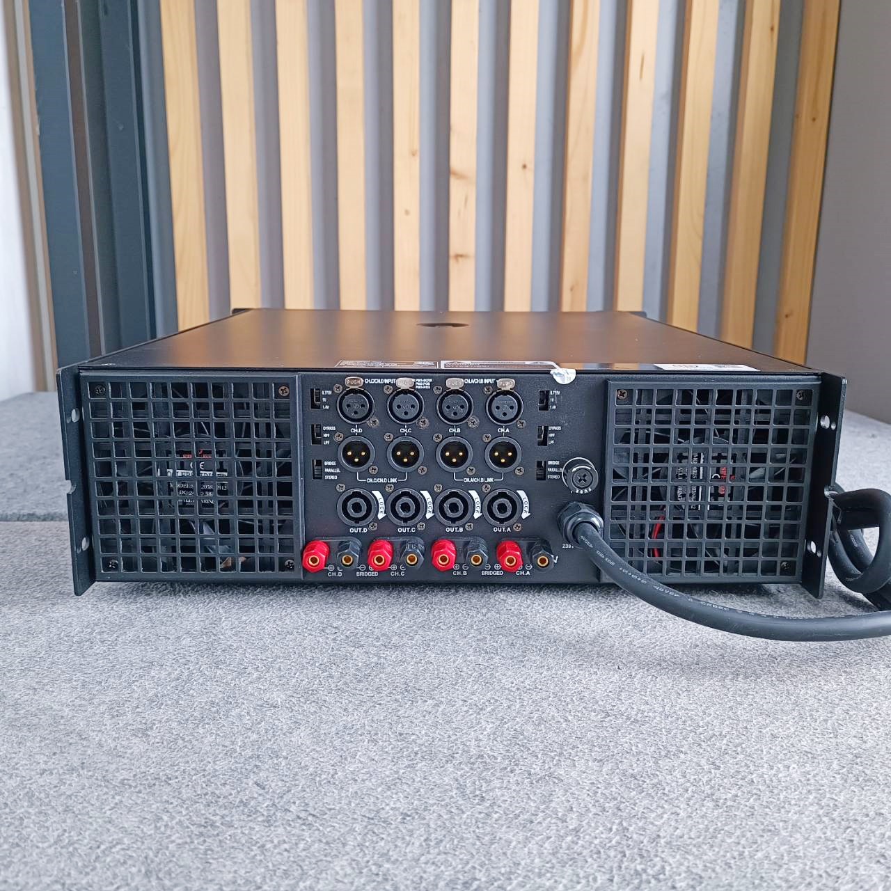 PROEUROTECH 41100Q POWERAMP4CH รุ่นใหม่มีจอ เพาเวอร์แอมป์ 4ch เครื่องขยายเสียง กำลังขยาย 1100 วัตต์ 41100 Q เอไอ-ไพศาล