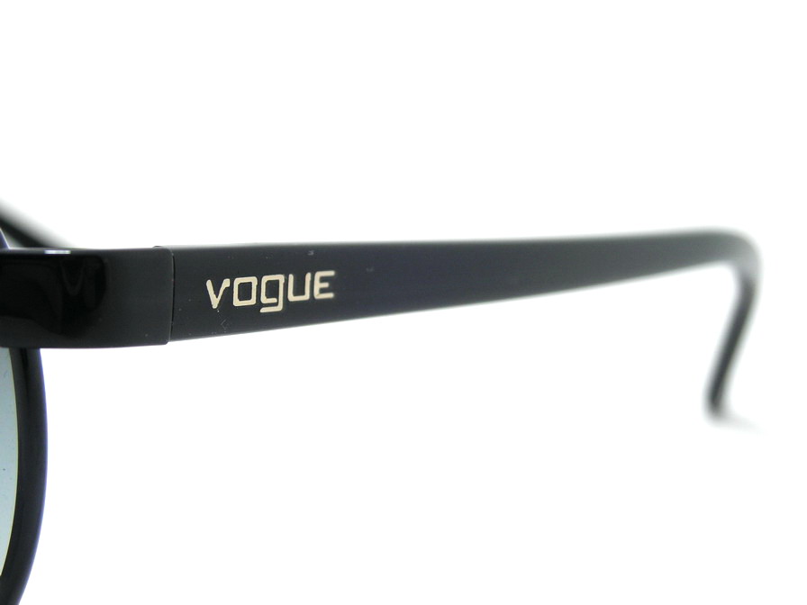 แว่นกันแดด Vogue แบรนด์นี้ใส่สวยแน่นอนค่ะ ของแท้และถูกที่สุด ส่งตรงจากUS.ค่ะ