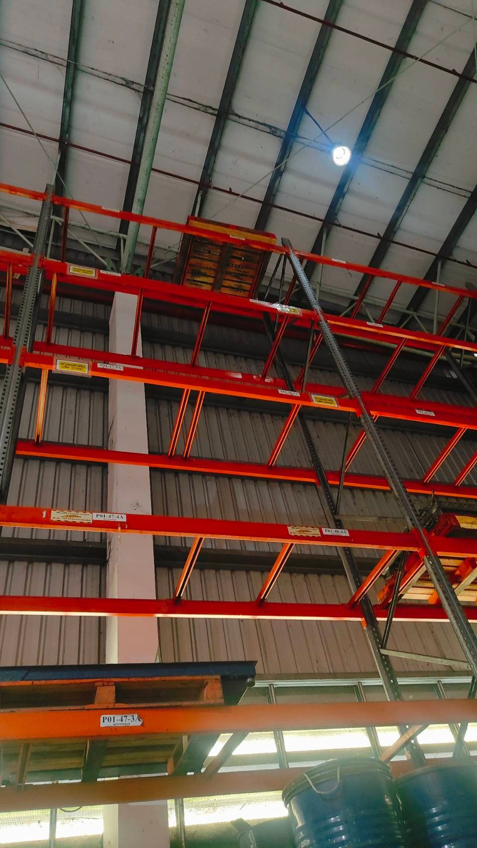 Selective rack ของเชฟเฟอร์ มาเล ขนาด ลึก 1.05m ยาว2.7m สูง 9.3m รับน้ำหนักได้ชั้นละ 2000 kg