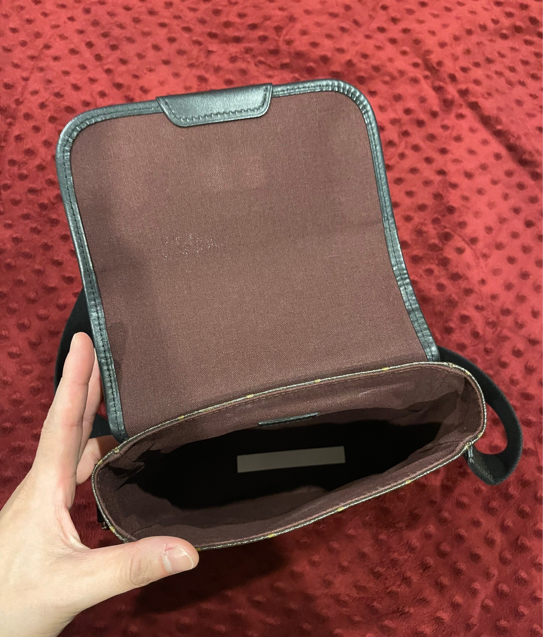 Louis Vuitton Bass Macassar Monogram ขนาด PM เหมือนใหม่ สภาพ 90 %