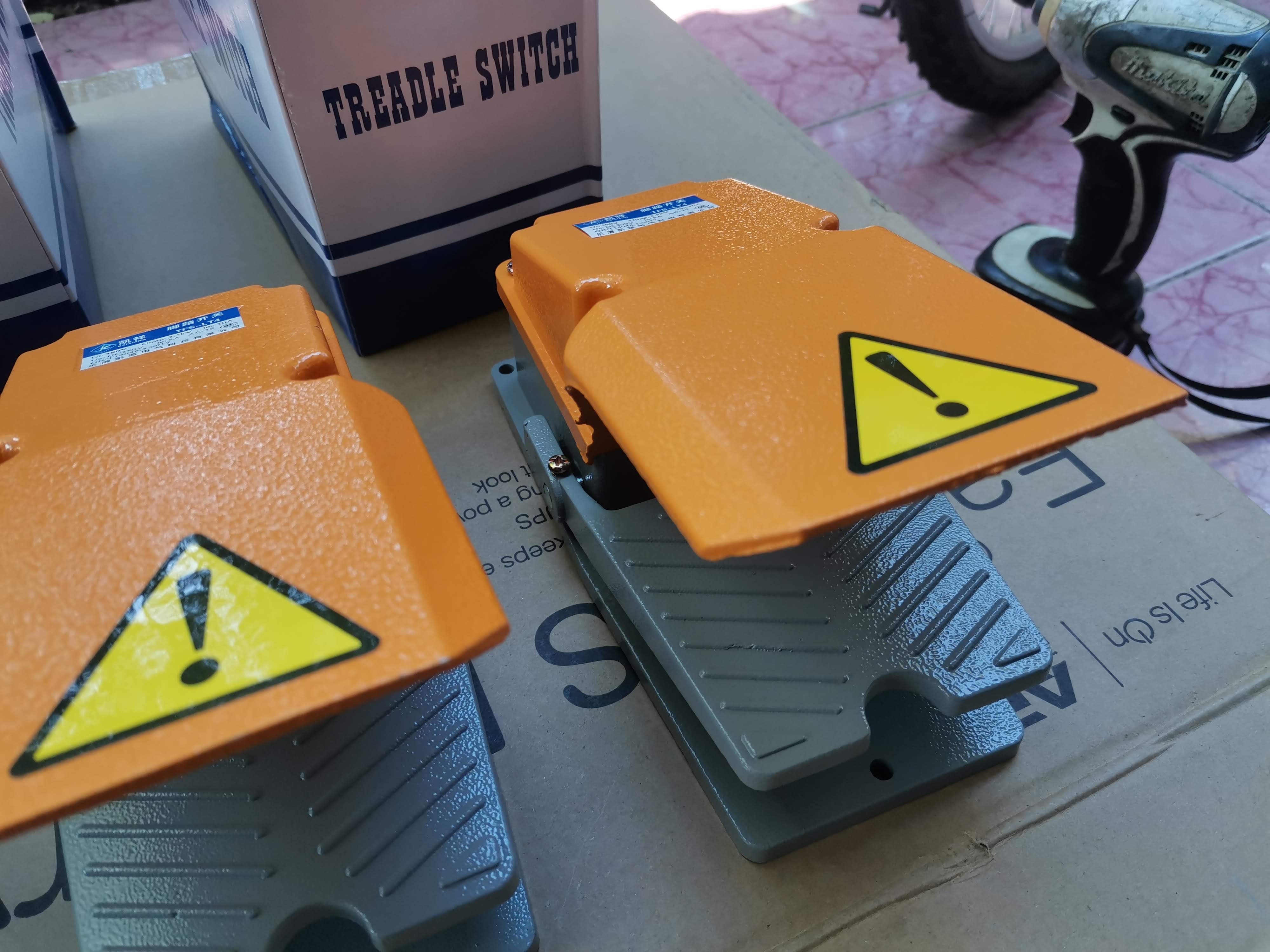 สวิทช์เท้าเหยียบ Foot switch ฟุตสวิทช์ สวิทเท้าเหยียบ สวิทช์เท้า